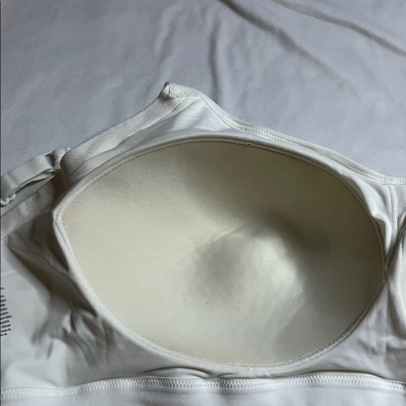 Warner’s White Bra - Picture 6 of 9